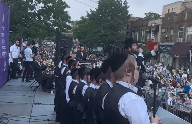 Yiddish Nachas Performs at Tzivos Hashem Lag Ba’omer Event