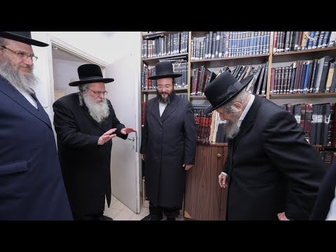 ביקור ר’ שאול אלתר בבית הגאון רבי דב לנדו | Rav Shaul Alter’s Visits Rav Dov Landau’s House