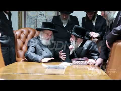 Skulen Monsey Rebbe Visits the Munkatch Rebbe