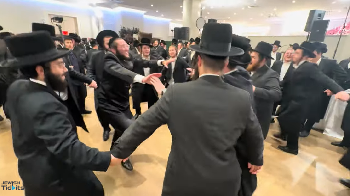 Avrumi Berko & Lipa Schmeltzer ￼ fire 🔥@ Shlomy Klin & Levin