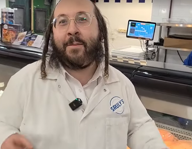 A Visit at the famous Sruly’s fish in Rockland Kosher