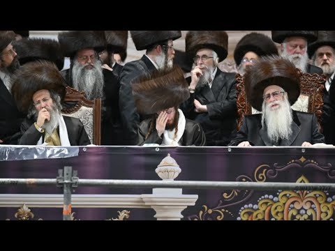 קבלת פנים – נכדת האדמו”ר מצאנז עם החתן בן רבי אלימלך בידרמן | R’ Elimelech Biderman – Sanz Wedding