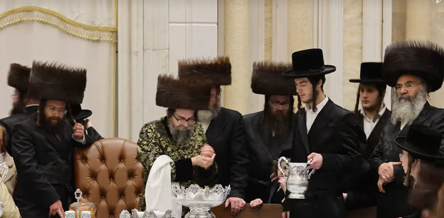 האדמור מסקולען ירושלים במלווה מלכה בעיר בית שמש מוצש משפטים תשפה