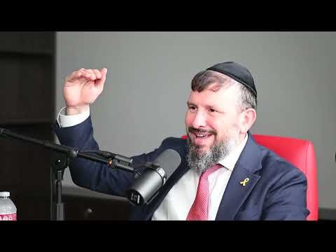 Rabbi Aryeh Wolbe and Torch | הרב אריה וולבה פון טעקסאס