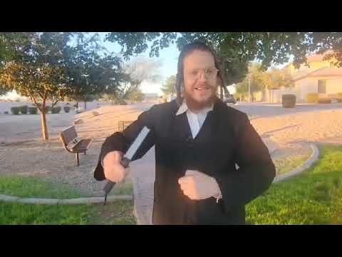 Yitzchok Green Sneaks up on Shimon Rolnitzky Learning in the Park in Arizona and Gets the Inside Scoop